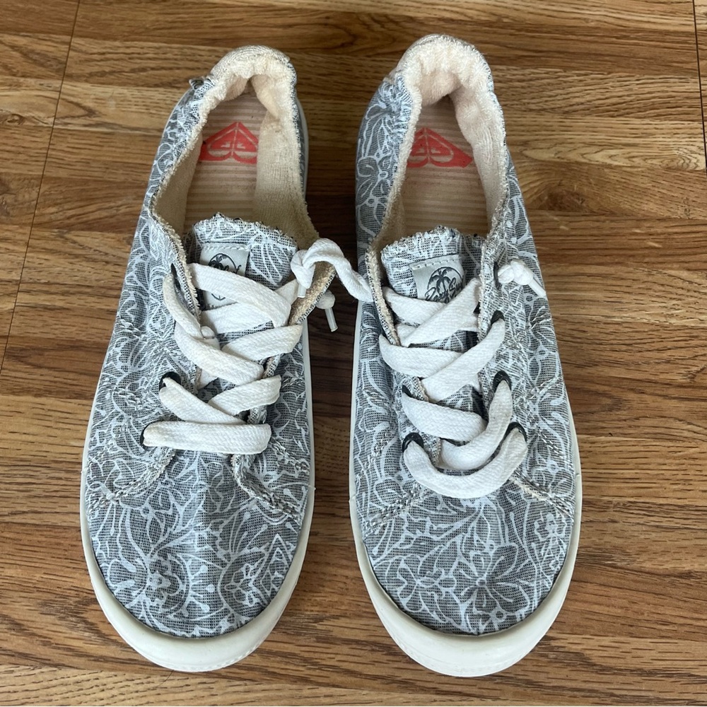 Roxy Gray Floral Lace-Up Sneakers